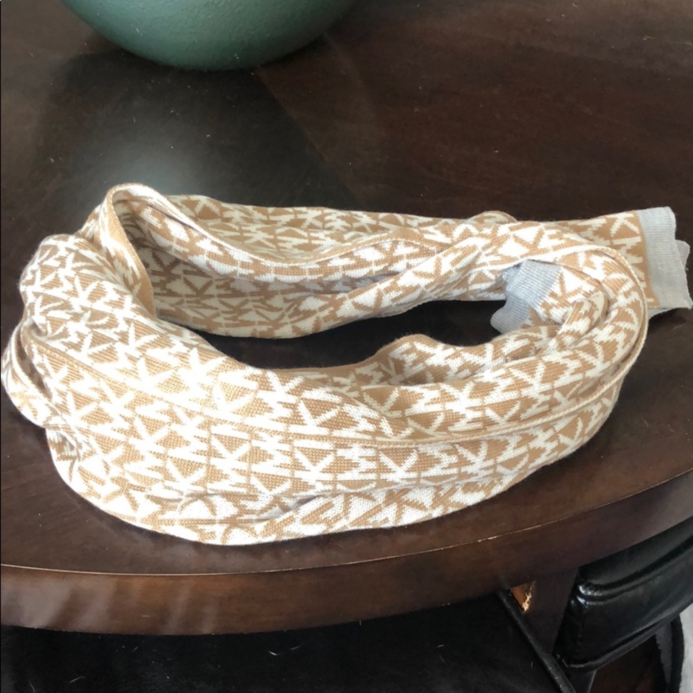 MK Scarf brand new!